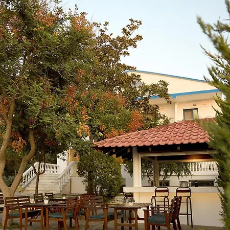 מלון Kazaviti Prínos